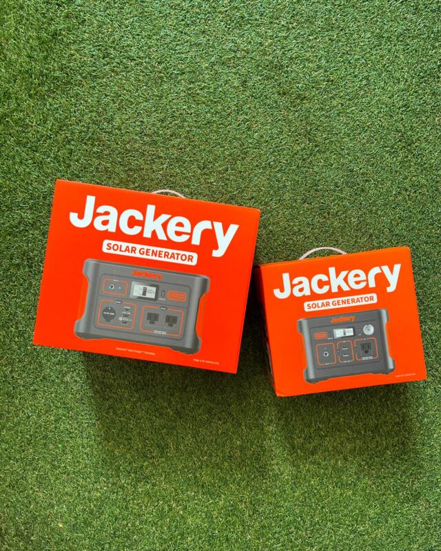 いらっしゃいませ🕴 クギセイです🔩

本日はポータブル電源として人気の商品

「Jackery」のご紹介です！

当店では現在ベーシックシリーズの

「708」と「240」モデルを販売中です🙌

キャンプや車中泊はもちろんですが

もしも災害が起きて電気が使えない状況でも

欠かせないかと思います🙇‍♂️

当店に無いモデルもお気軽に問い合わせくださっても

構いません！

それでは宜しくお願いいたします🔥

#DIY #アウトドア #現場作業 #運搬 #金物 #金物屋 #ジャクリ防災 #ジャクリ #jackery
#建具金物 #建築金物 #建築部材 #住宅設備 #工具
#高円寺 #新高円寺 #クギセイ